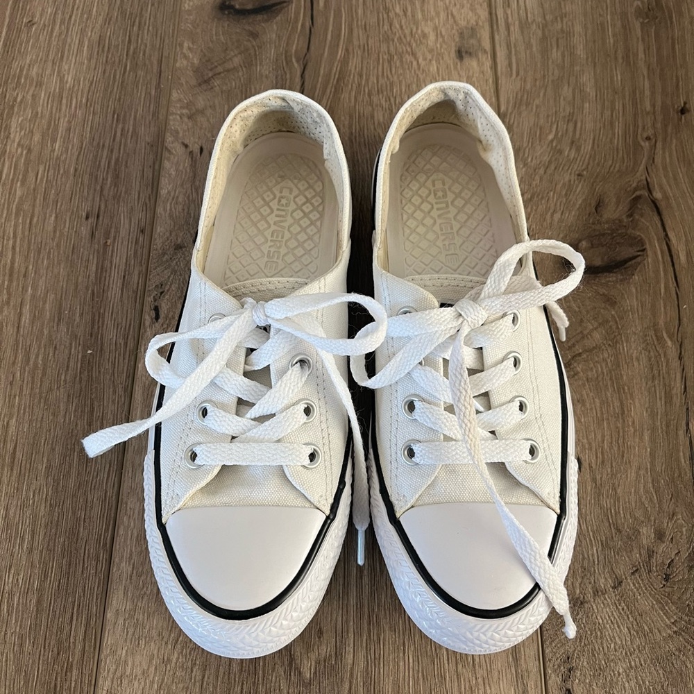 White womens converse - size 6